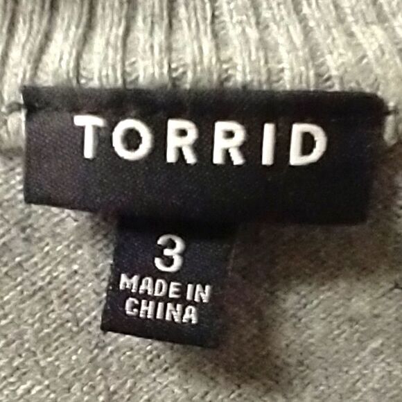 Torrid Plus Size New Lipstick Sleeve  Raglan Sweater. - Picture 9 of 15